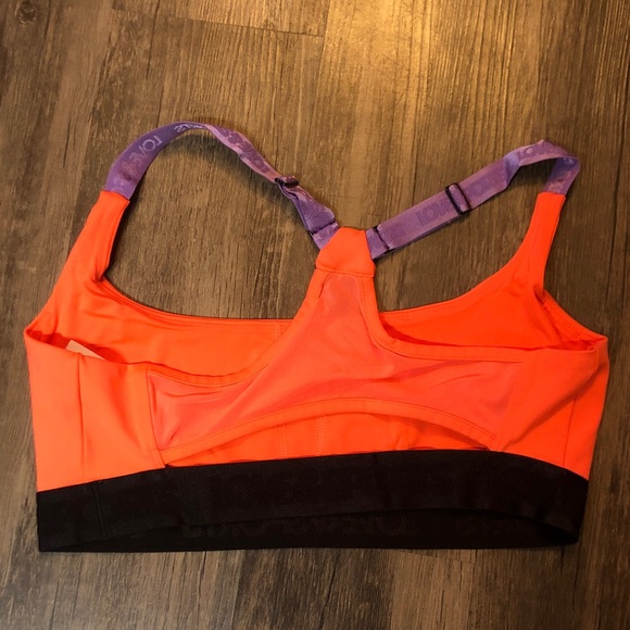 Love & Sports Sports Bra and Shorts Set - Picture 4 of 8